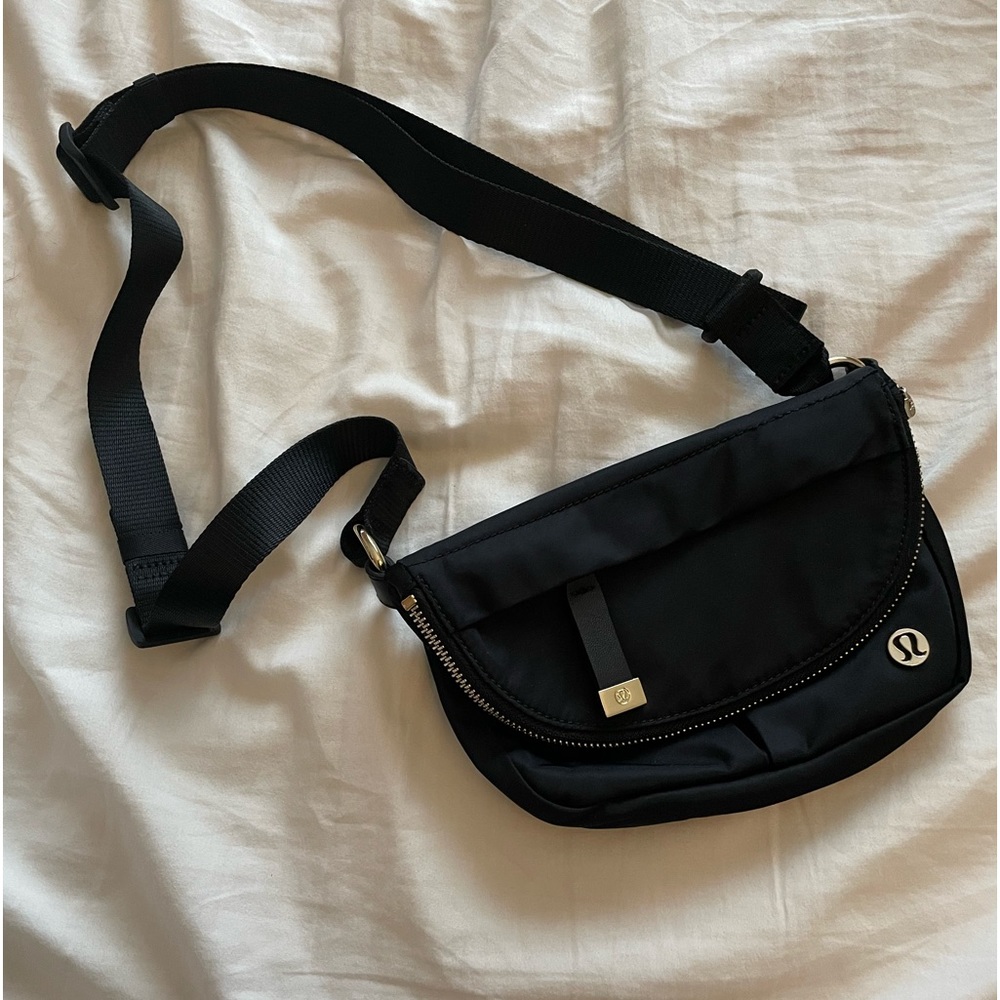 Lulu Lemmon belt bag!